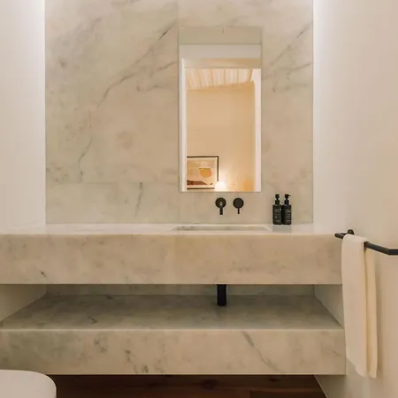 Ando Living - Flores 25 House Aparthotel 4*