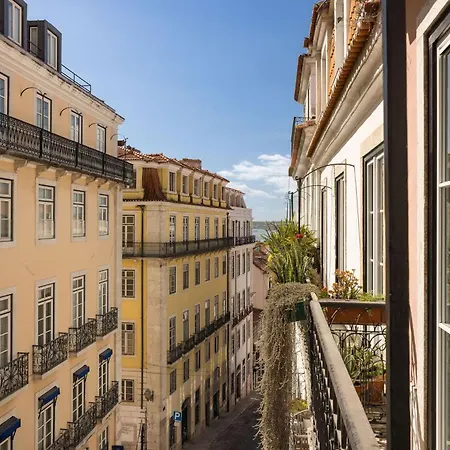 Aparthotel Ando Living - Flores 25 House Lissabon
