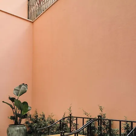 Aparthotel Ando Living - Flores 25 House Lisbon