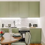 Ξενοδοχείο με διαμερίσματα Ando Living - Flores 25 House Lisboa