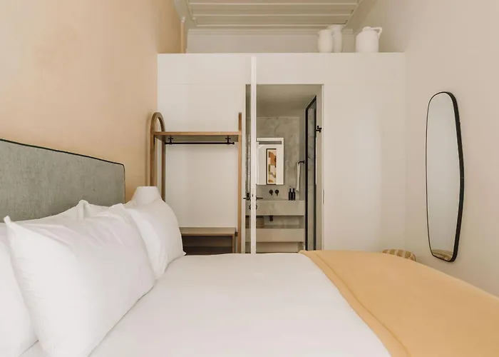 Ando Living - Flores 25 House 4* Lisbon