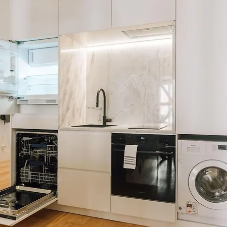 מלון דירות Ando Living - Flores 25 House 4*