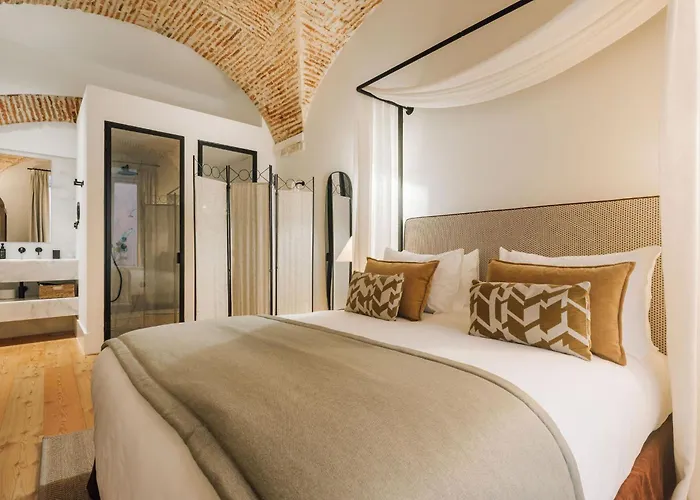 Ando Living - Flores 25 House Aparthotel 4*