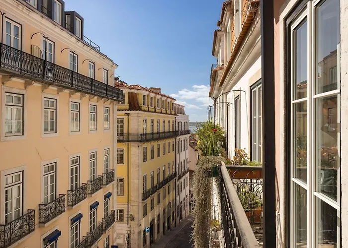 Aparthotel Ando Living - Flores 25 House Lisboa